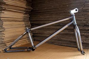 anthem-jib-22-inchframe-and-fork-kit